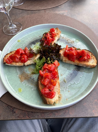 Bruschetta mit Tomaten im NoiDUe