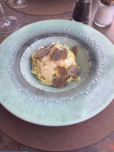 Pasta mit Trüffel im NoiDUe
